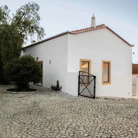 Bartolomeu - Villa *